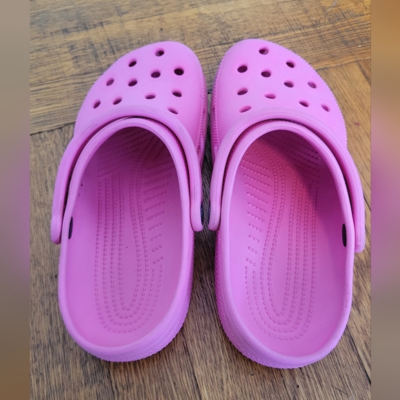 Pink Crocs - Picture 3 of 4